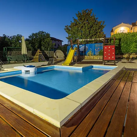 Reunion Villa *